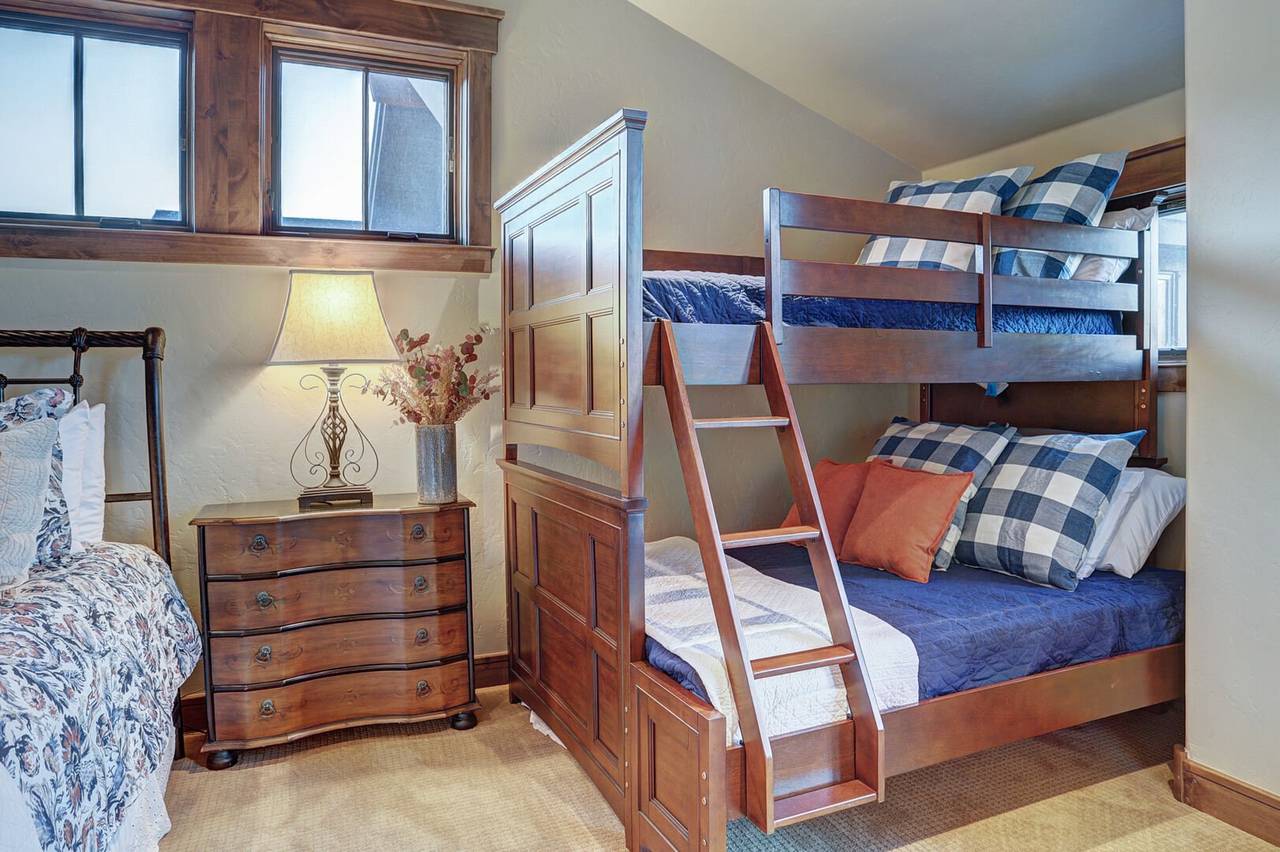 Bedroom - Lone Star Lodge - Breckenridge Vacation Rental Bedroom - Lone Star Lodge - Breckenridge Vacation Rental