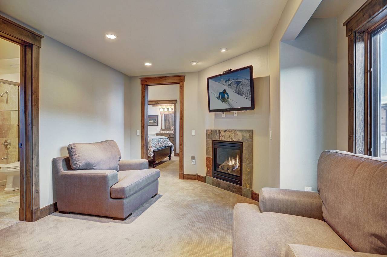 Living Area - Lone Star Lodge - Breckenridge Vacation Rental Living Area - Lone Star Lodge - Breckenridge Vacation Rental