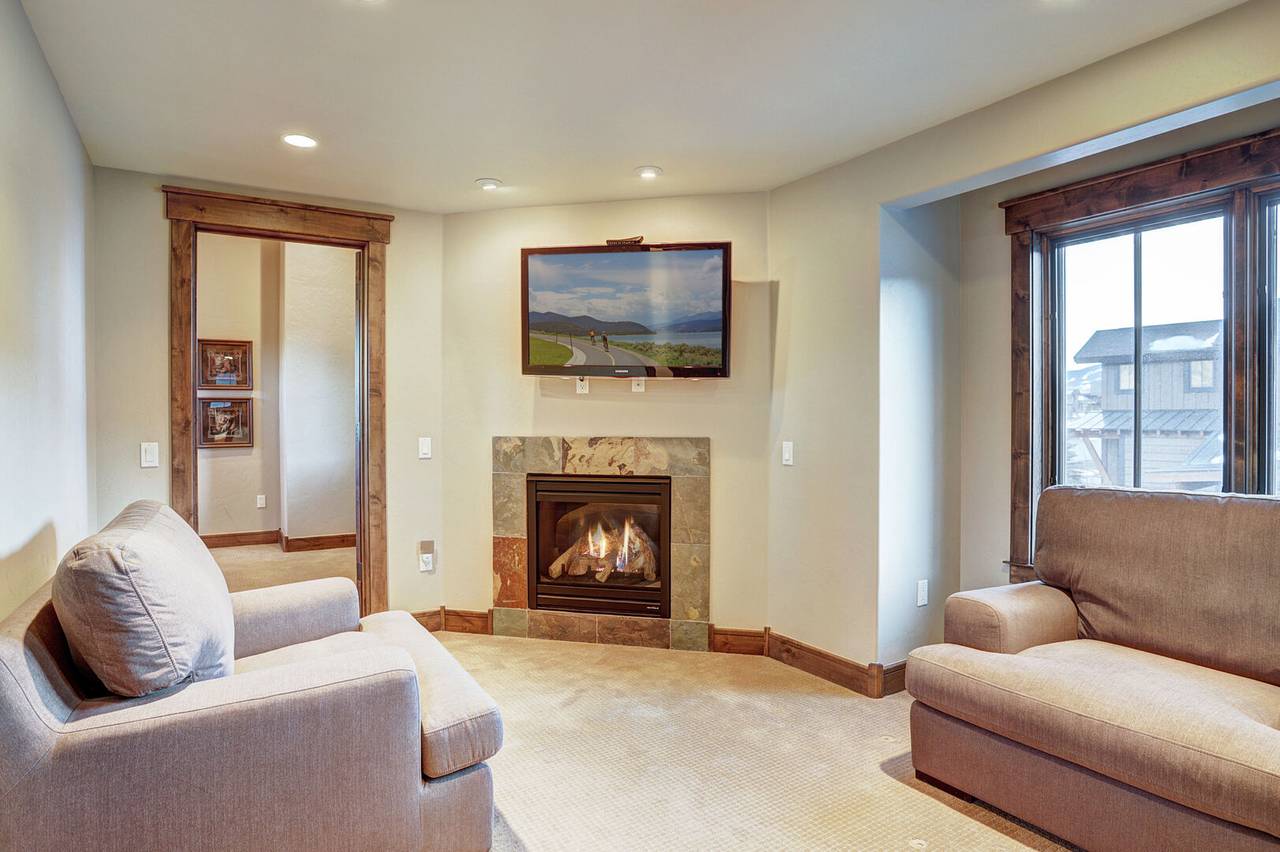 Living Area - Lone Star Lodge - Breckenridge Vacation Rental Living Area - Lone Star Lodge - Breckenridge Vacation Rental