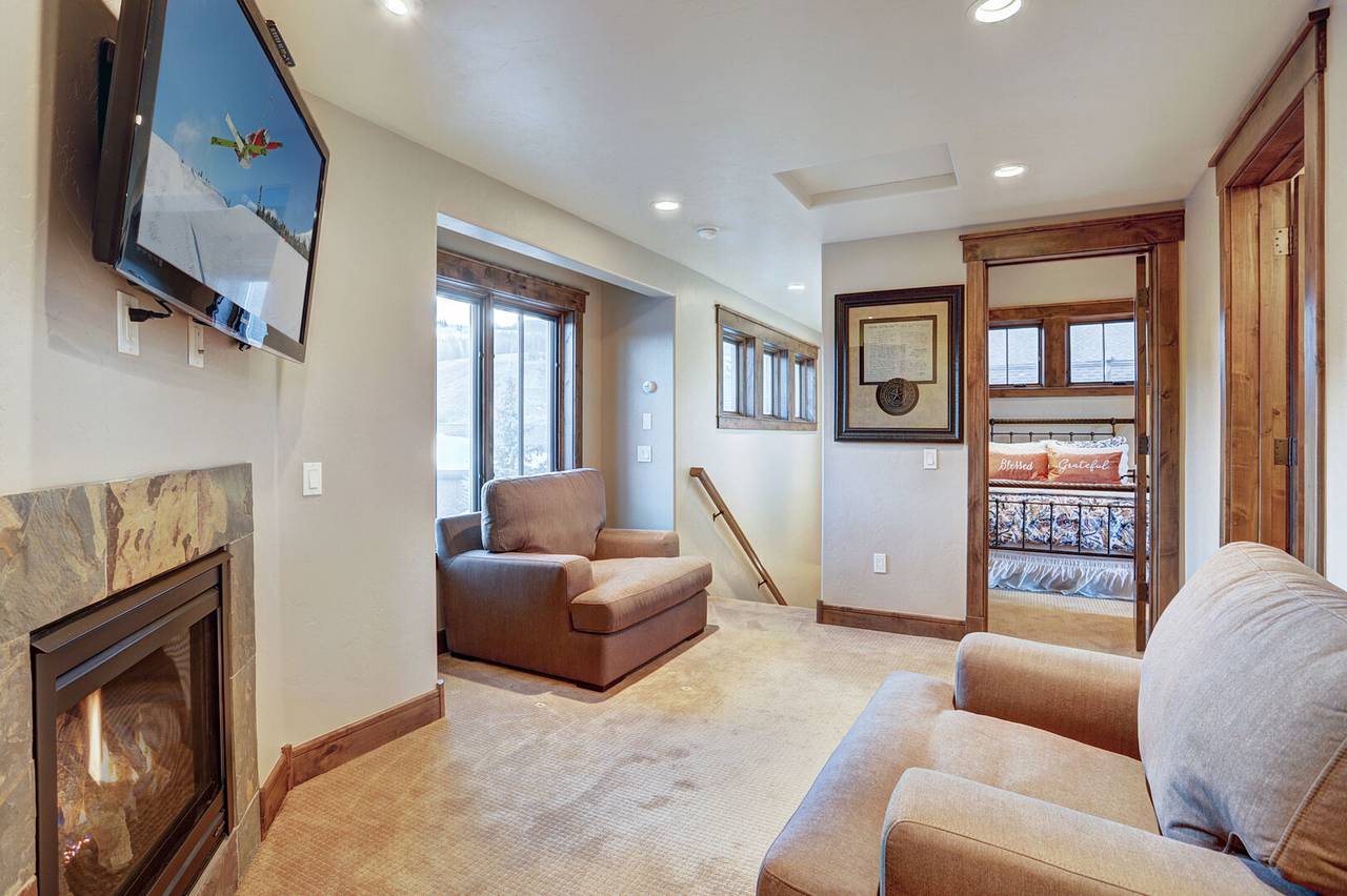 Living Area - Lone Star Lodge - Breckenridge Vacation Rental Living Area - Lone Star Lodge - Breckenridge Vacation Rental