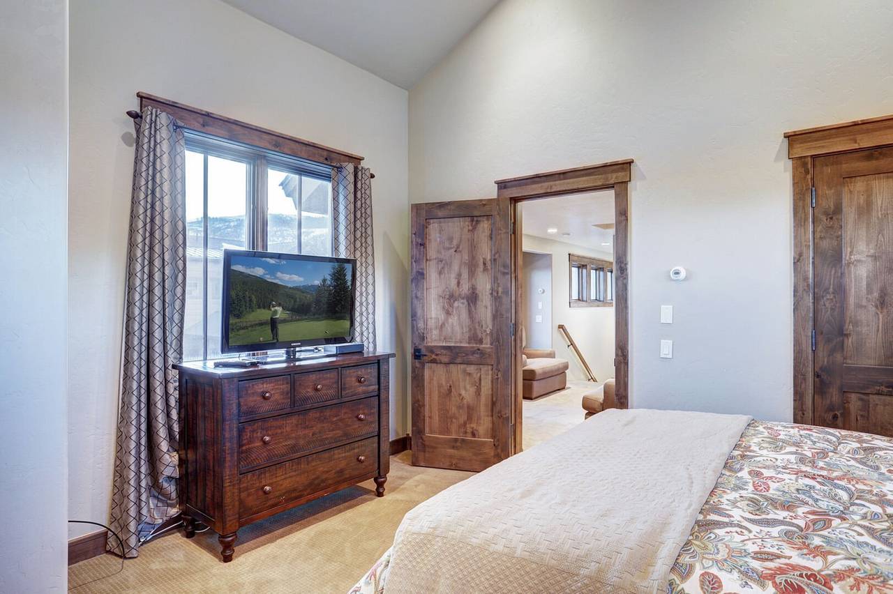 Bedroom - Lone Star Lodge - Breckenridge Vacation Rental Bedroom - Lone Star Lodge - Breckenridge Vacation Rental
