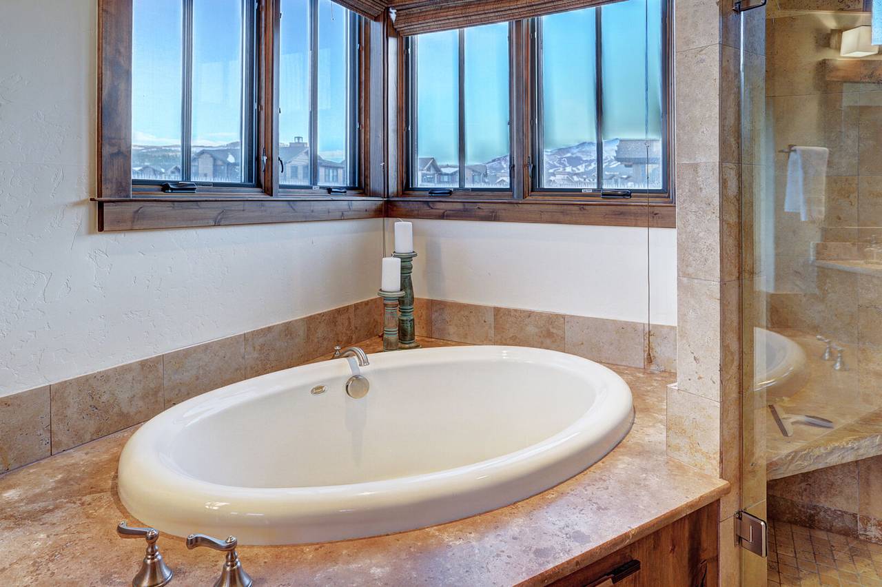 Bathroom - Lone Star Lodge - Breckenridge Vacation Rental Bathroom - Lone Star Lodge - Breckenridge Vacation Rental