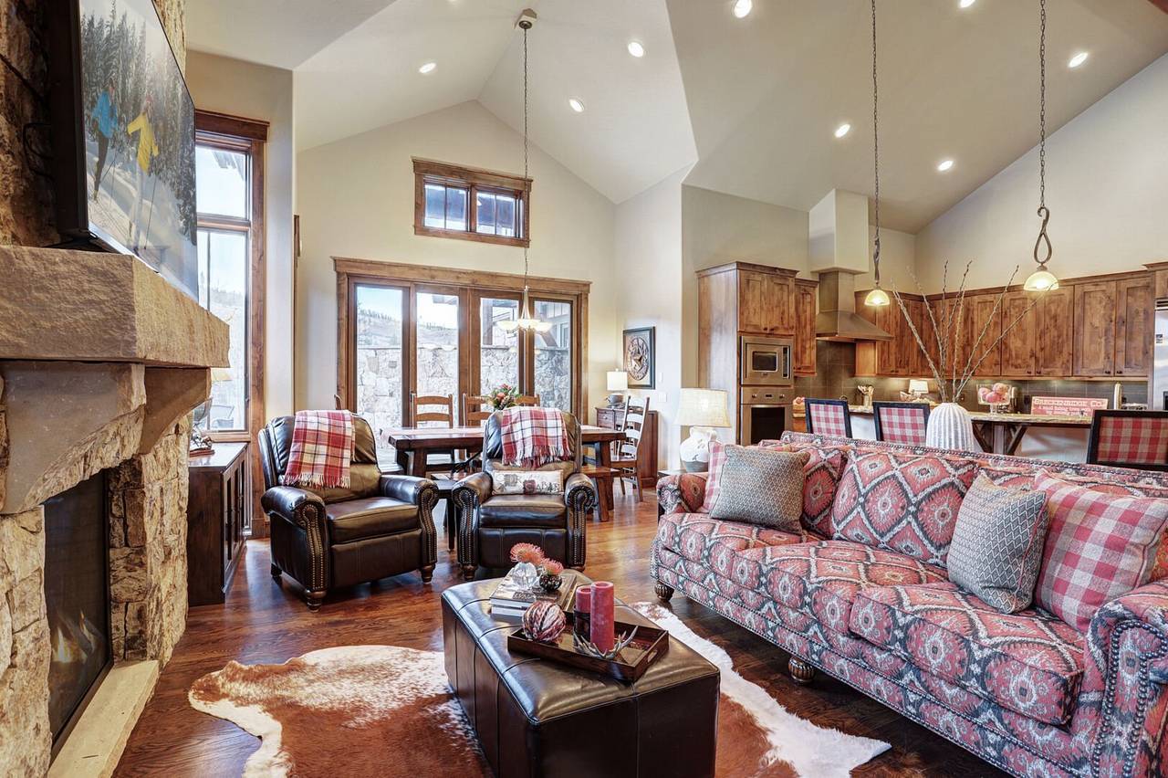 Living Area - Lone Star Lodge - Breckenridge Vacation Rental Living Area - Lone Star Lodge - Breckenridge Vacation Rental