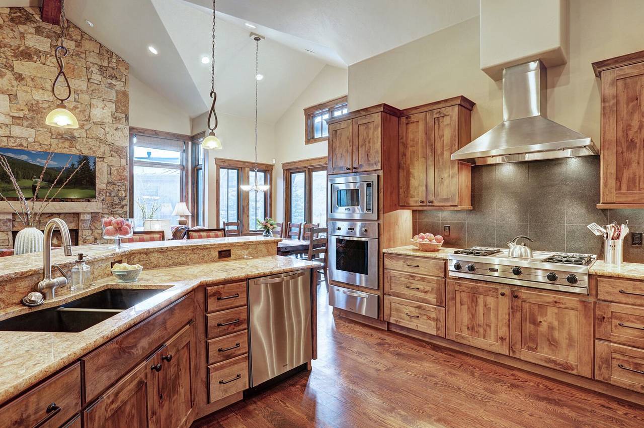 Kitchen - Lone Star Lodge - Breckenridge Vacation Rental Kitchen - Lone Star Lodge - Breckenridge Vacation Rental
