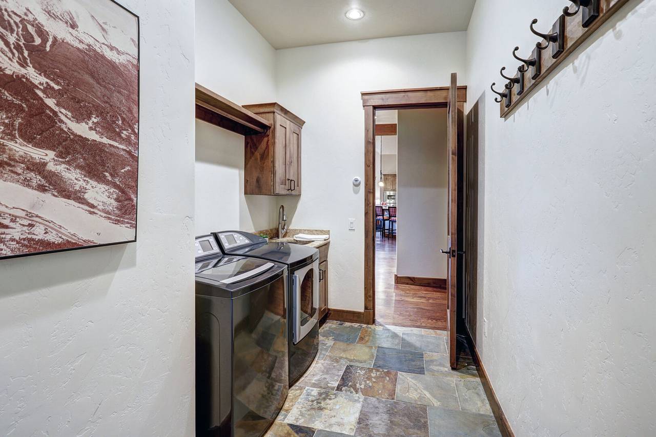 Laundry - Lone Star Lodge - Breckenridge Vacation Rental Laundry - Lone Star Lodge - Breckenridge Vacation Rental