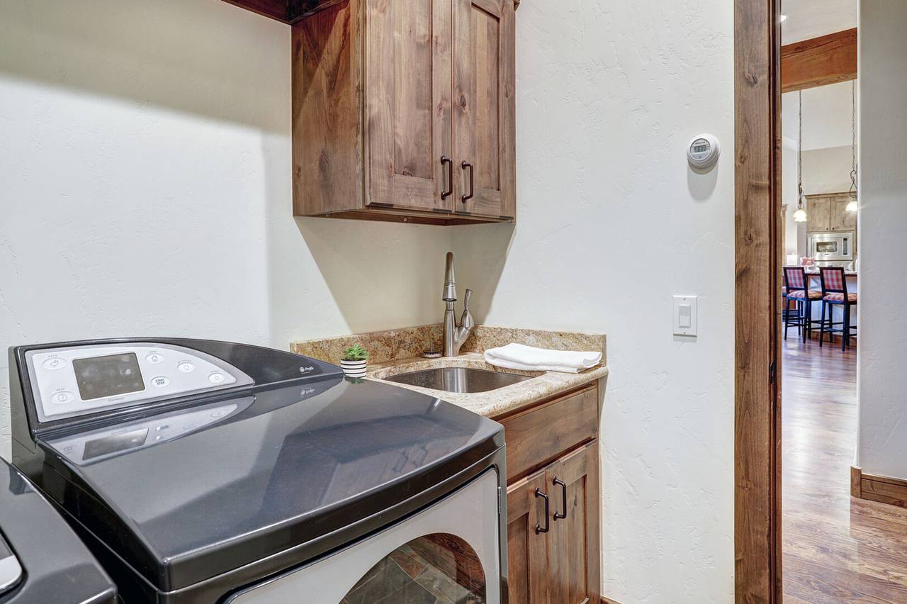 Laundry - Lone Star Lodge - Breckenridge Vacation Rental Laundry - Lone Star Lodge - Breckenridge Vacation Rental