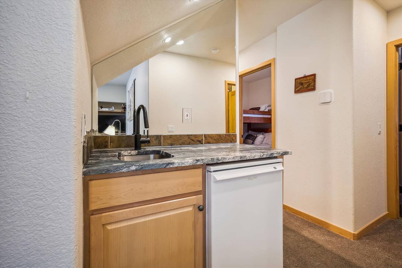 Living Area - Lupine Chalet - Frisco Vacation Rental Living Area - Lupine Chalet - Frisco Vacation Rental