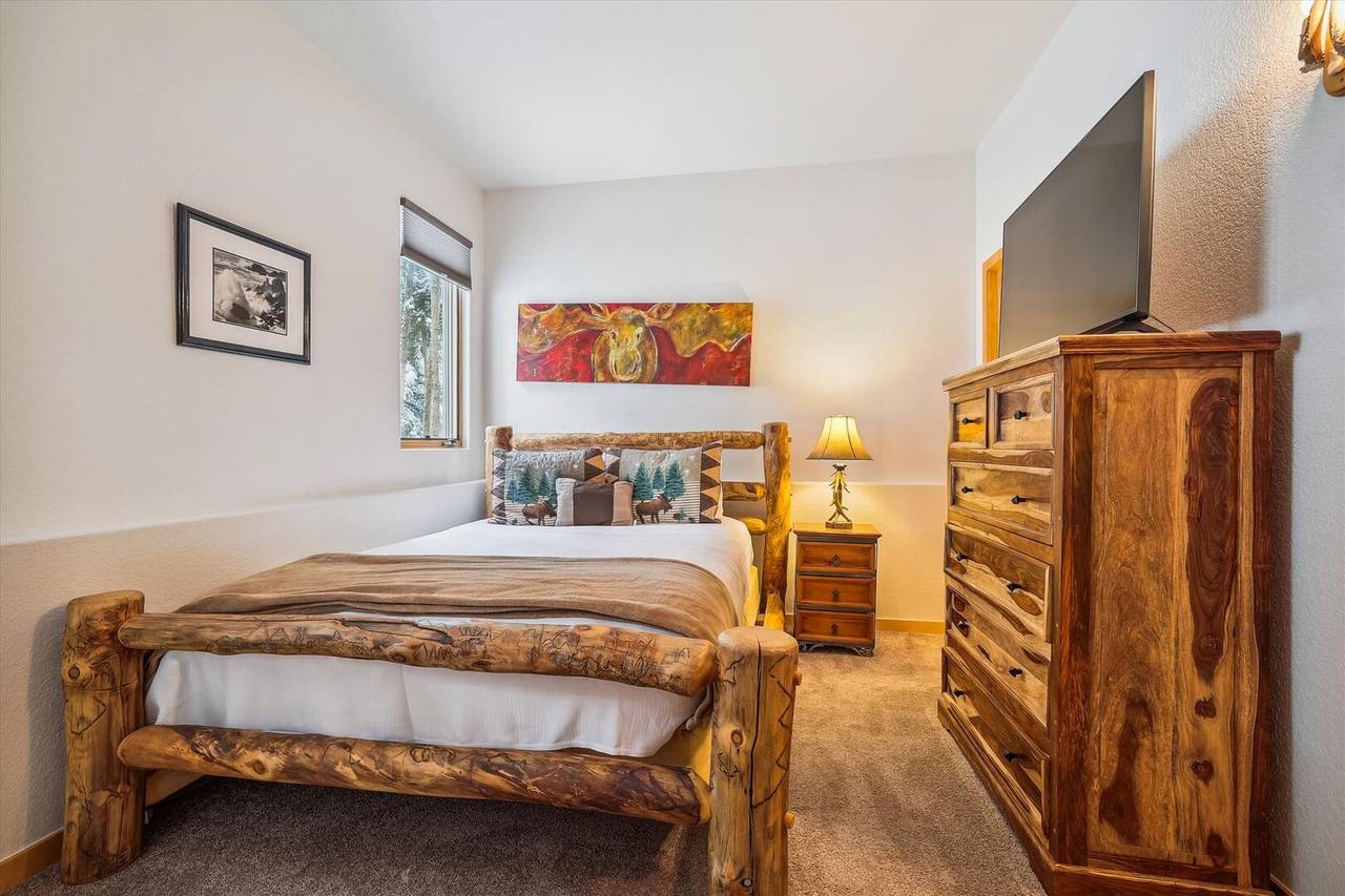 Bedroom - Lupine Chalet - Frisco Vacation Rental Bedroom - Lupine Chalet - Frisco Vacation Rental