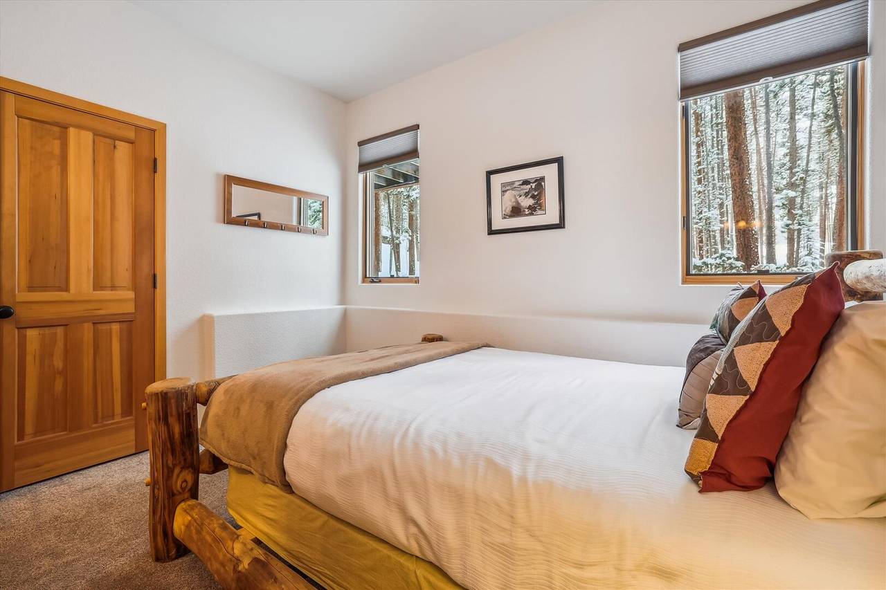 Bedroom - Lupine Chalet - Frisco Vacation Rental Bedroom - Lupine Chalet - Frisco Vacation Rental