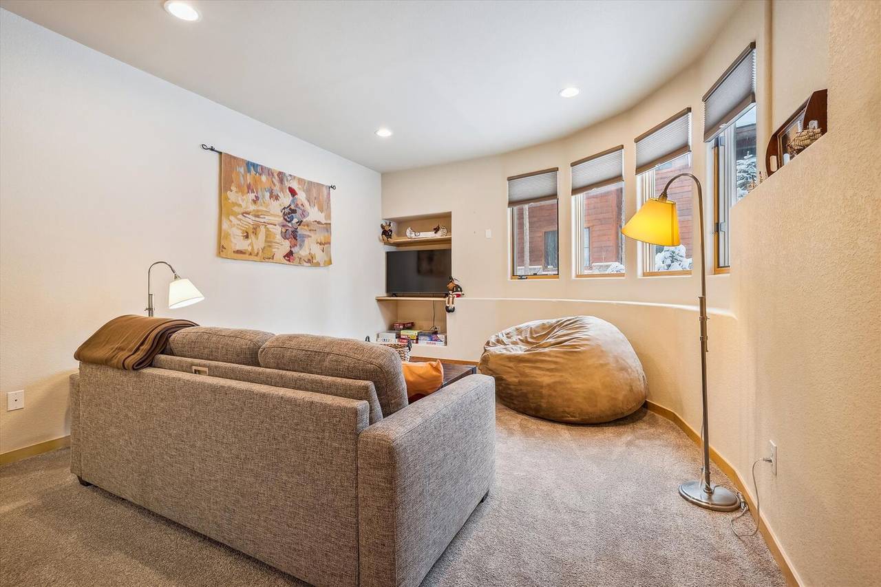 Living Area - Lupine Chalet - Frisco Vacation Rental Living Area - Lupine Chalet - Frisco Vacation Rental