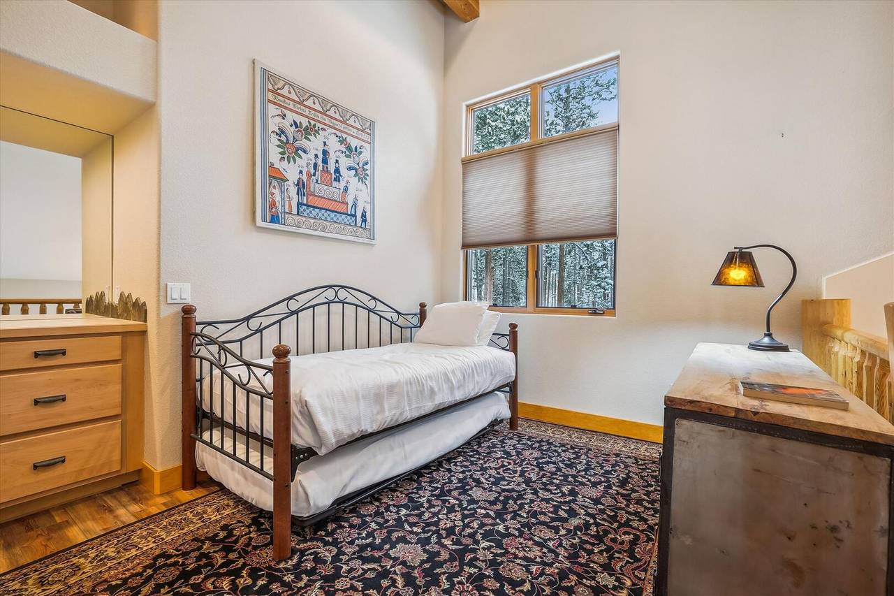 Loft - Lupine Chalet - Frisco Vacation Rental Loft - Lupine Chalet - Frisco Vacation Rental