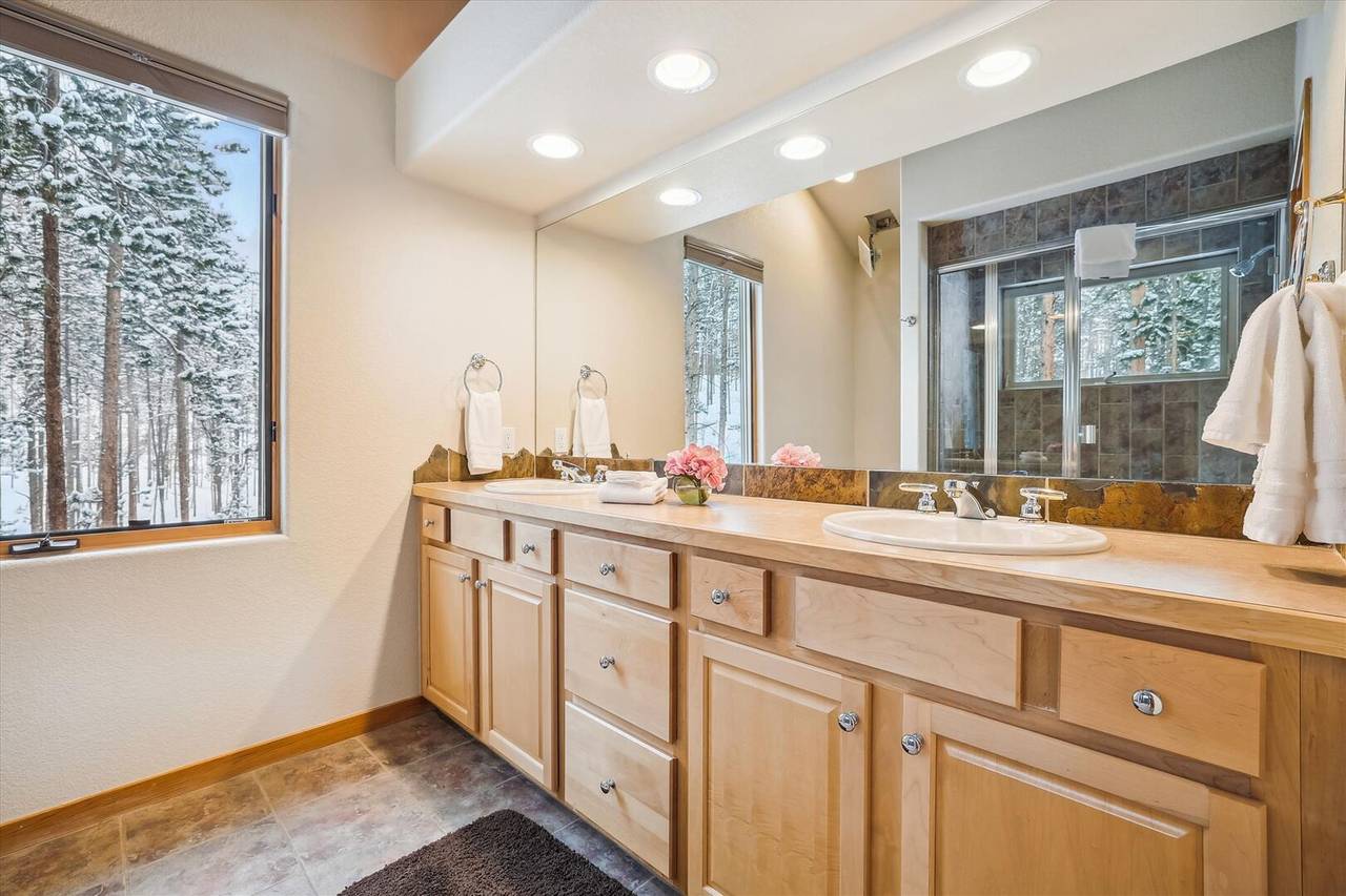 Bathroom - Lupine Chalet - Frisco Vacation Rental Bathroom - Lupine Chalet - Frisco Vacation Rental