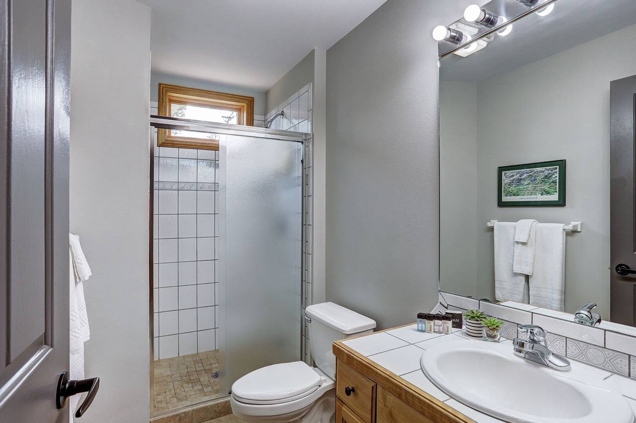 Bathroom - Marble Mountain Retreat - Breckenridge Vacation Rental Bathroom - Marble Mountain Retreat - Breckenridge Vacation Rental