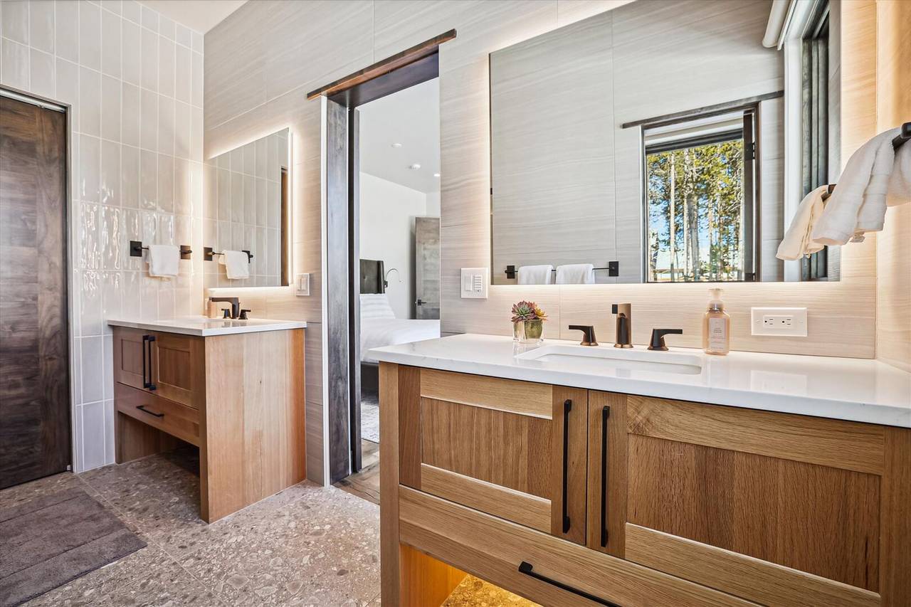 Bathroom - Modern View Manor - Breckenridge Vacation Rental Bathroom - Modern View Manor - Breckenridge Vacation Rental