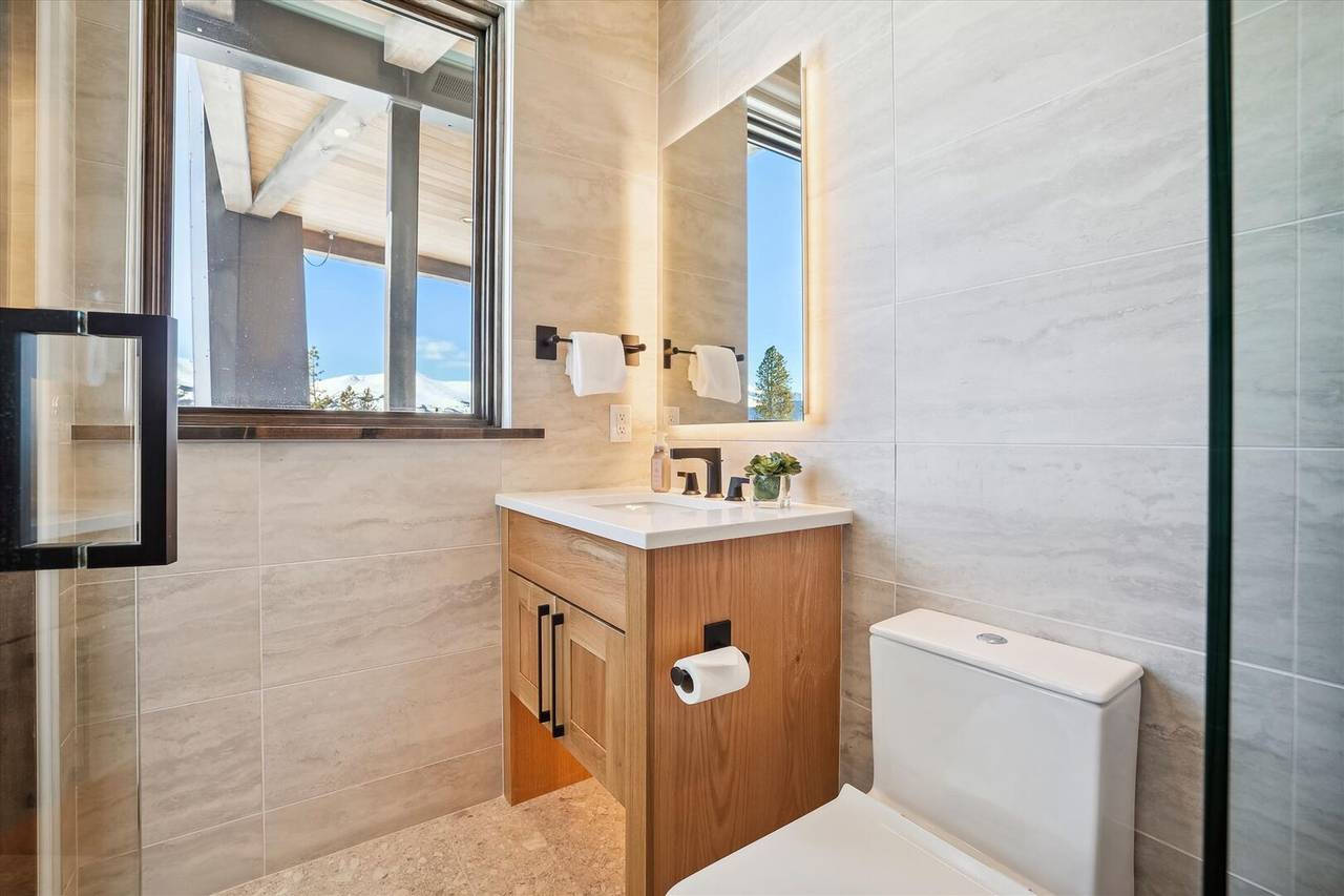 Bathroom - Modern View Manor - Breckenridge Vacation Rental Bathroom - Modern View Manor - Breckenridge Vacation Rental