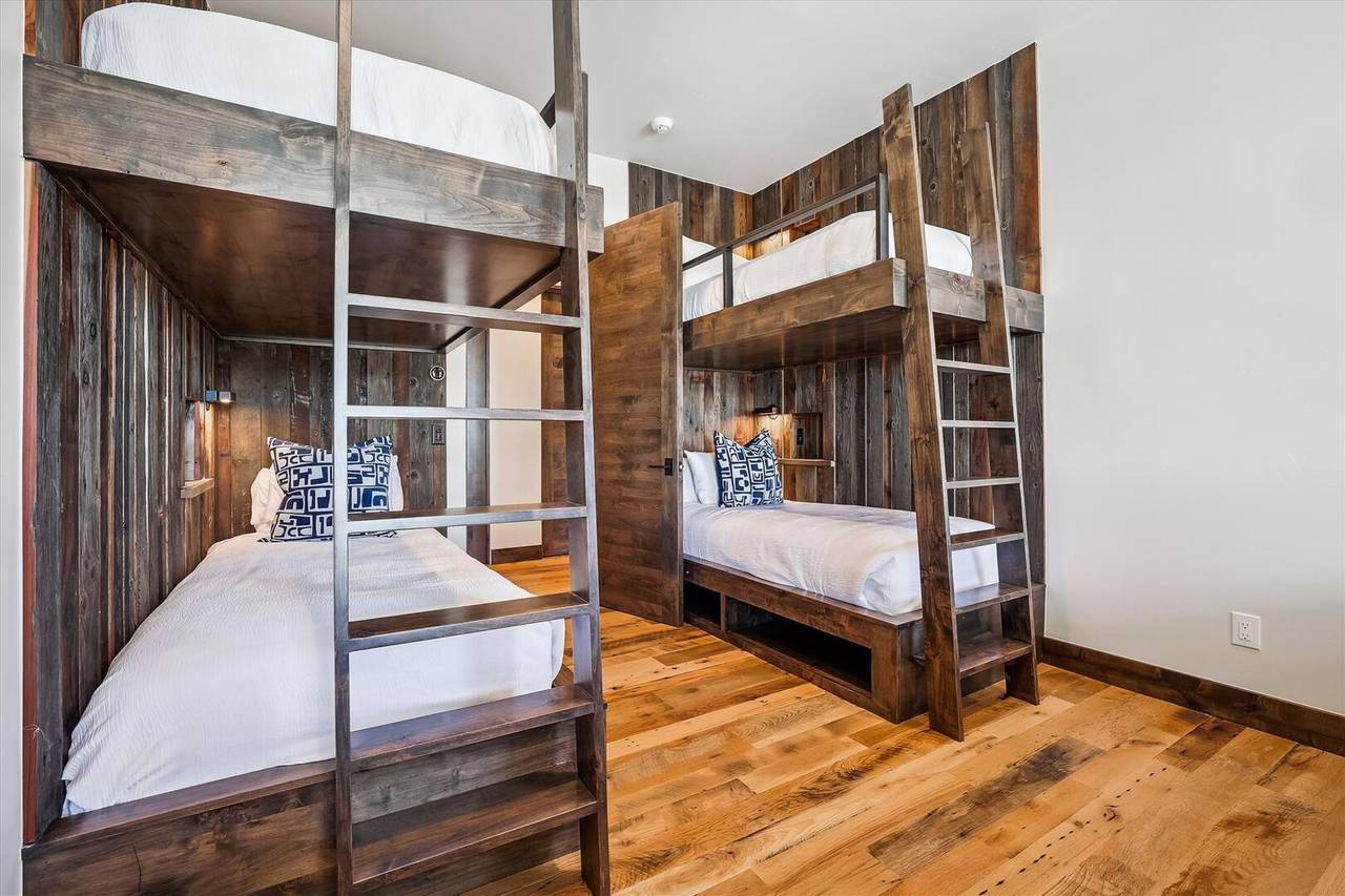 Bedroom - Modern View Manor - Breckenridge Vacation Rental Bedroom - Modern View Manor - Breckenridge Vacation Rental