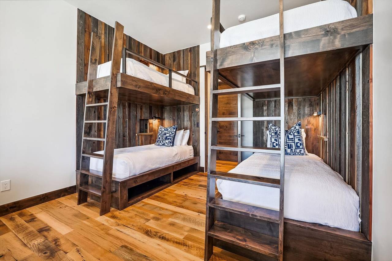 Bedroom - Modern View Manor - Breckenridge Vacation Rental Bedroom - Modern View Manor - Breckenridge Vacation Rental