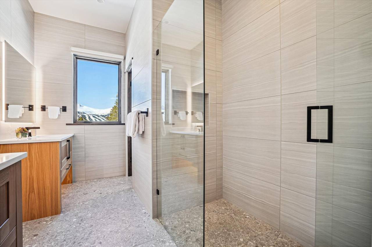 Bathroom - Modern View Manor - Breckenridge Vacation Rental Bathroom - Modern View Manor - Breckenridge Vacation Rental