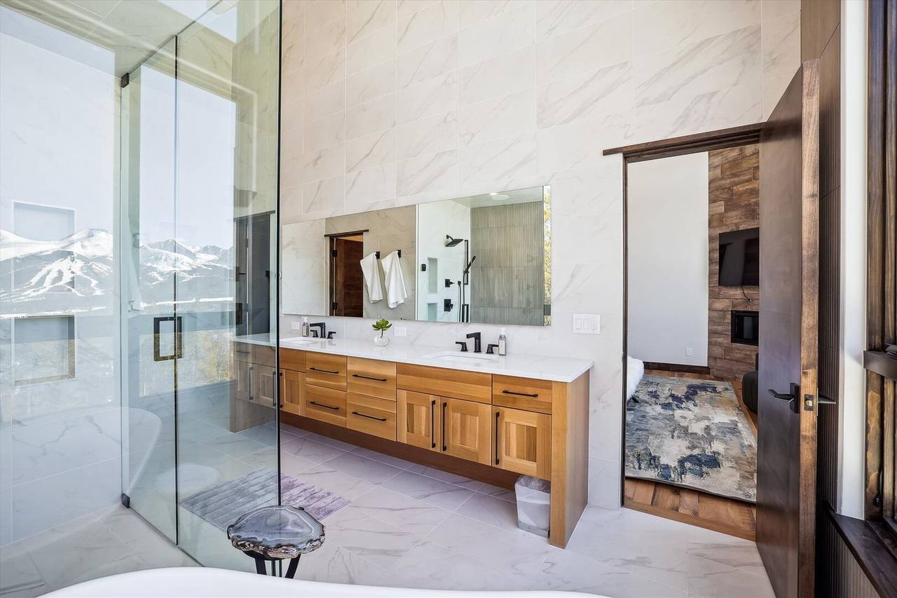 Bathroom - Modern View Manor - Breckenridge Vacation Rental Bathroom - Modern View Manor - Breckenridge Vacation Rental