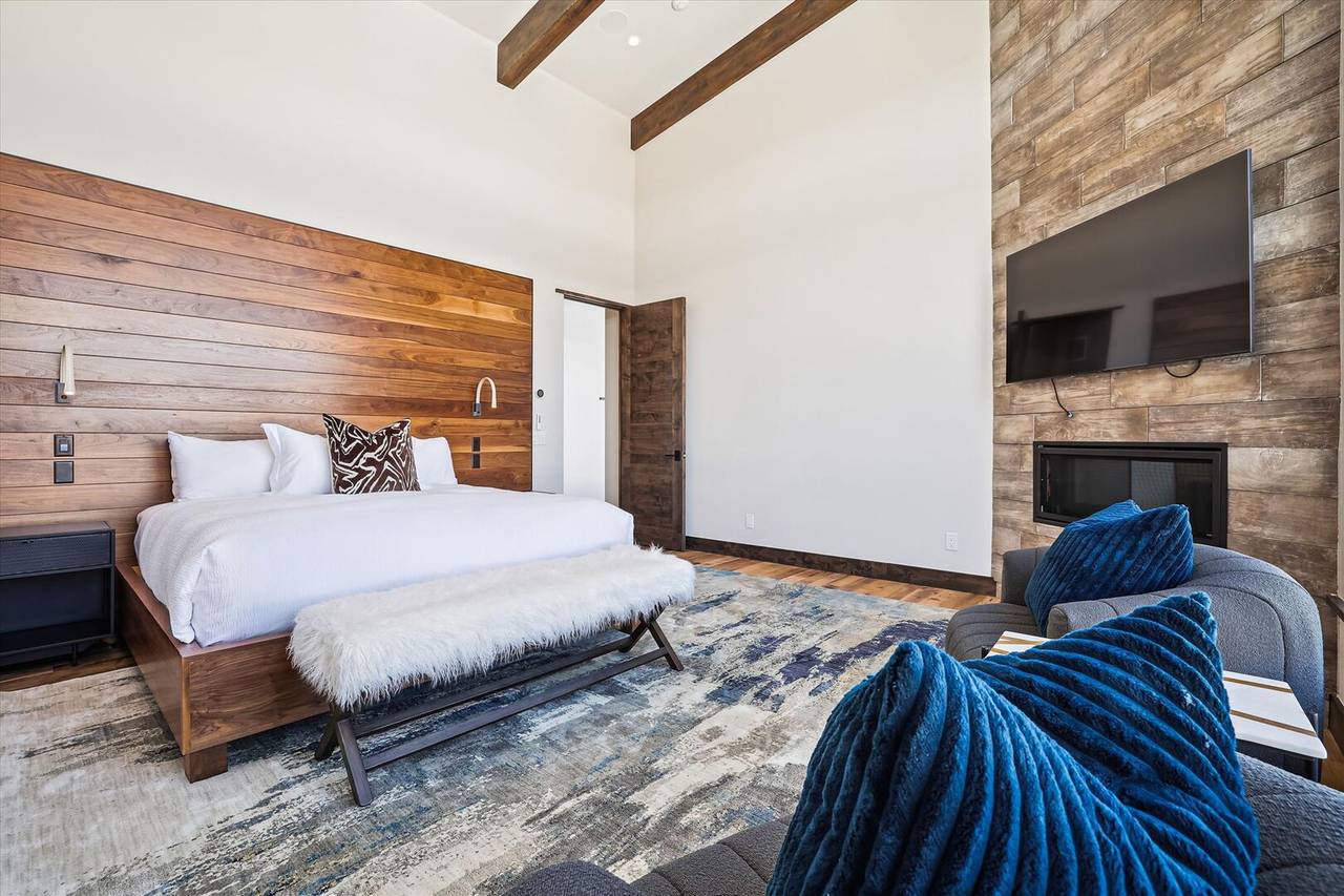 Bedroom - Modern View Manor - Breckenridge Vacation Rental Bedroom - Modern View Manor - Breckenridge Vacation Rental