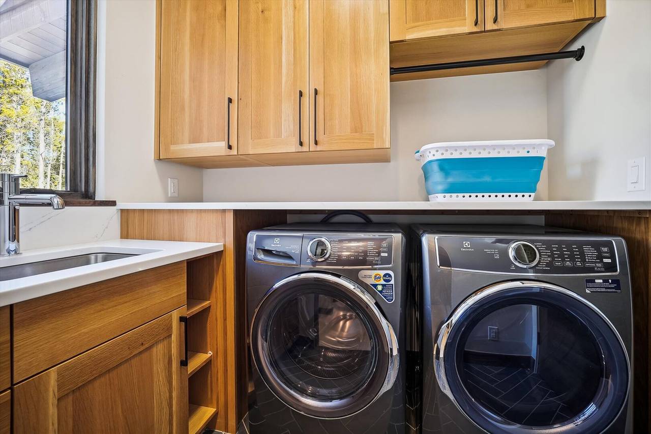 Laundry - Modern View Manor - Breckenridge Vacation Rental Laundry - Modern View Manor - Breckenridge Vacation Rental