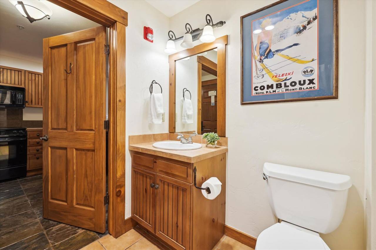 Bathroom - Mountain Thunder Lodge 5104 - Breckenridge Vacation Rental Bathroom - Mountain Thunder Lodge 5104 - Breckenridge Vacation Rental