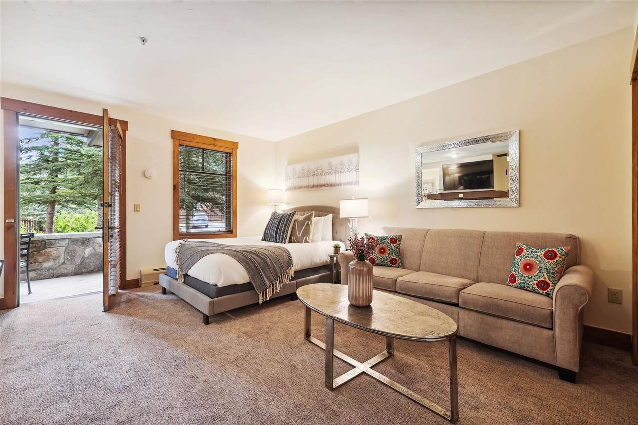 Living Area - Mountain Thunder Lodge 5104 - Breckenridge Vacation Rental Living Area - Mountain Thunder Lodge 5104 - Breckenridge Vacation Rental