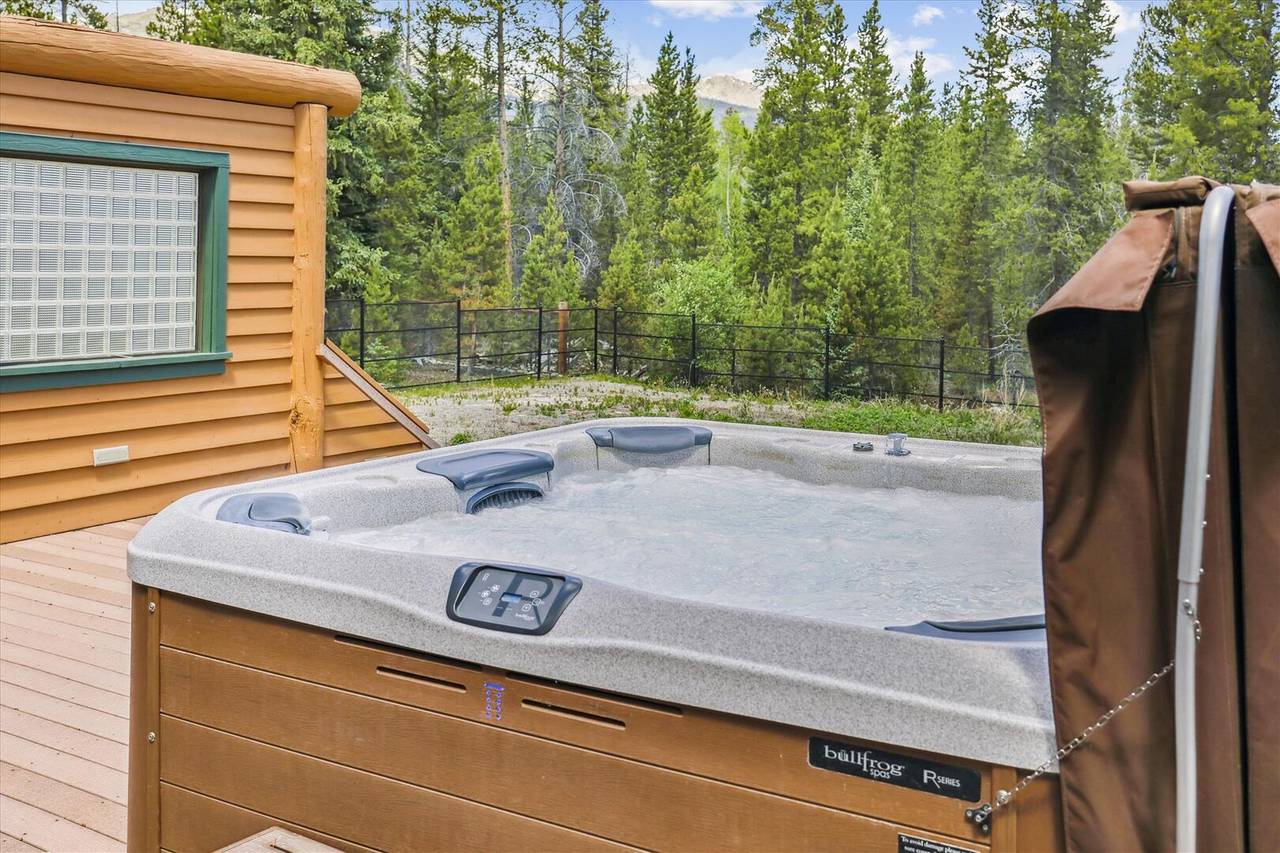 Hot Tub - On The Rocks - Breckenridge Vacation Rental Hot Tub - On The Rocks - Breckenridge Vacation Rental