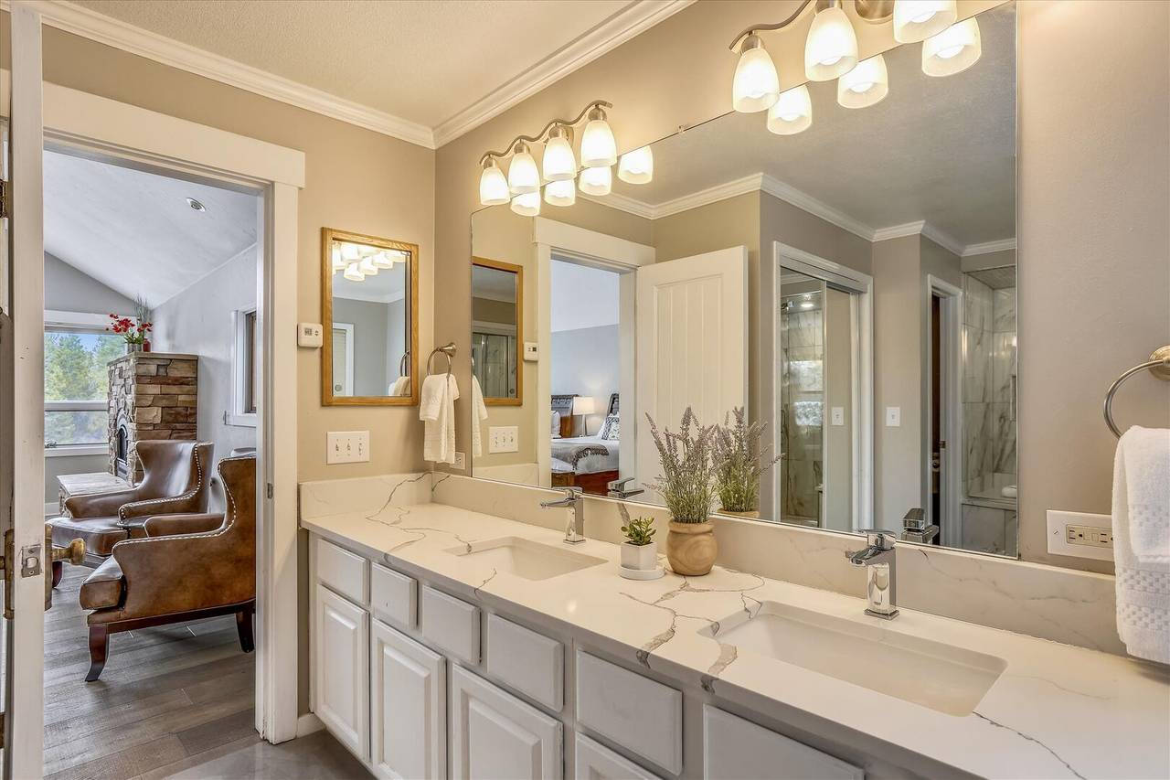 Bathroom - On The Rocks - Breckenridge Vacation Rental Bathroom - On The Rocks - Breckenridge Vacation Rental