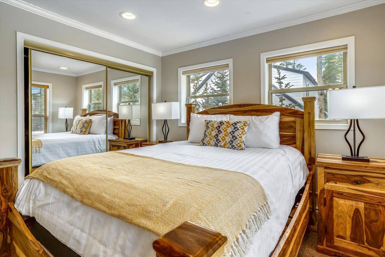 Bedroom - On The Rocks - Breckenridge Vacation Rental Bedroom - On The Rocks - Breckenridge Vacation Rental