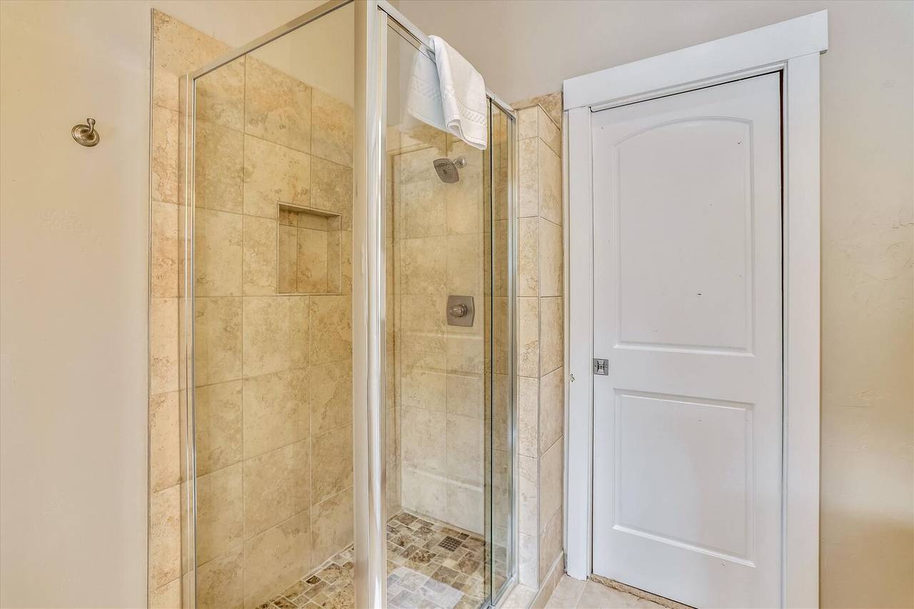 Bathroom - On The Rocks - Breckenridge Vacation Rental Bathroom - On The Rocks - Breckenridge Vacation Rental