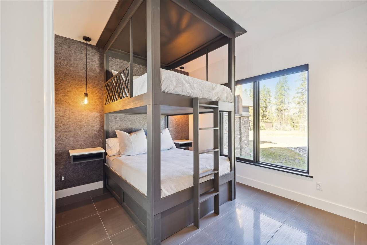 Bedroom - Outside The Bubble - Breckenridge Vacation Rental Bedroom - Outside The Bubble - Breckenridge Vacation Rental