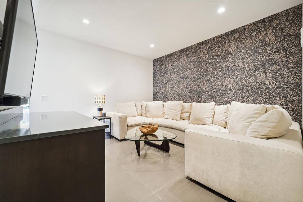 Living Area - Outside The Bubble - Breckenridge Vacation Rental Living Area - Outside The Bubble - Breckenridge Vacation Rental