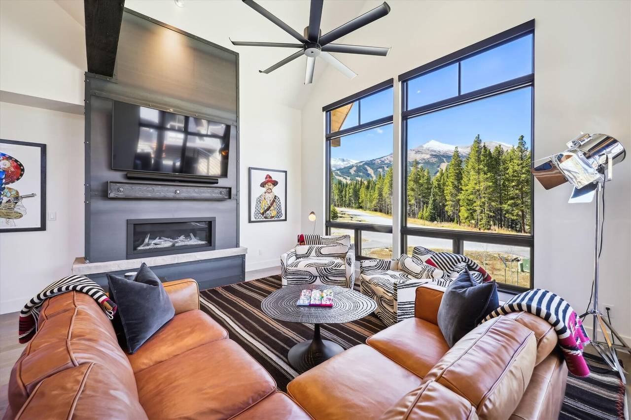 Living Area - Outside The Bubble - Breckenridge Vacation Rental Living Area - Outside The Bubble - Breckenridge Vacation Rental