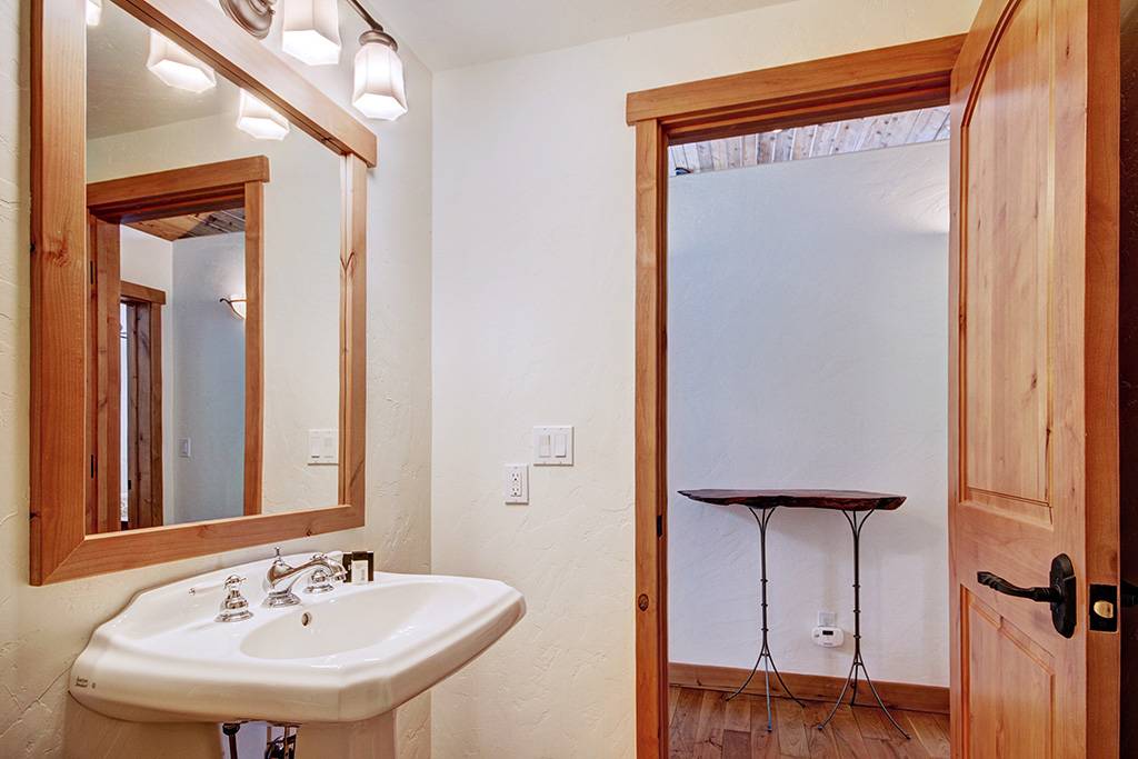 Bathroom - Pine Needle Lodge - Breckenridge Vacation Rental Bathroom - Pine Needle Lodge - Breckenridge Vacation Rental