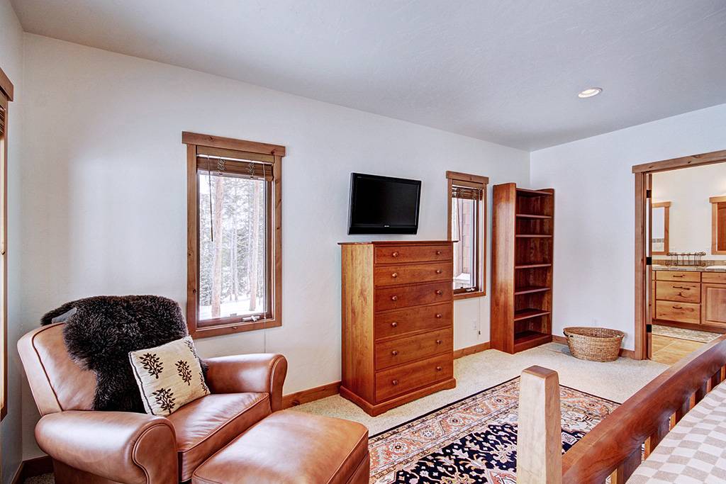 Bedroom - Pine Needle Lodge - Breckenridge Vacation Rental Bedroom - Pine Needle Lodge - Breckenridge Vacation Rental