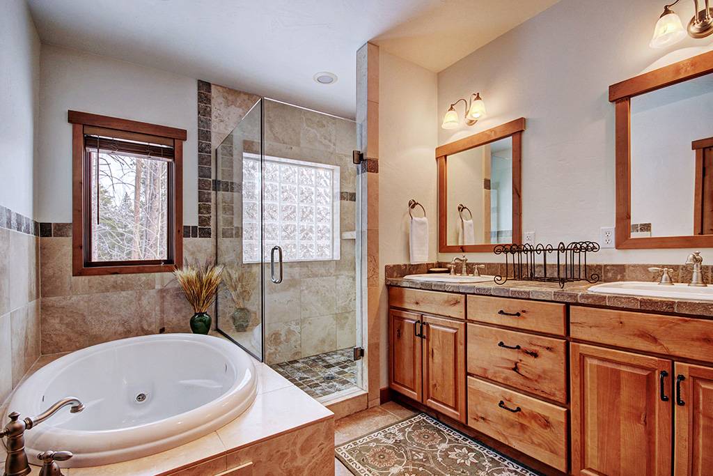 Bathroom - Pine Needle Lodge - Breckenridge Vacation Rental Bathroom - Pine Needle Lodge - Breckenridge Vacation Rental