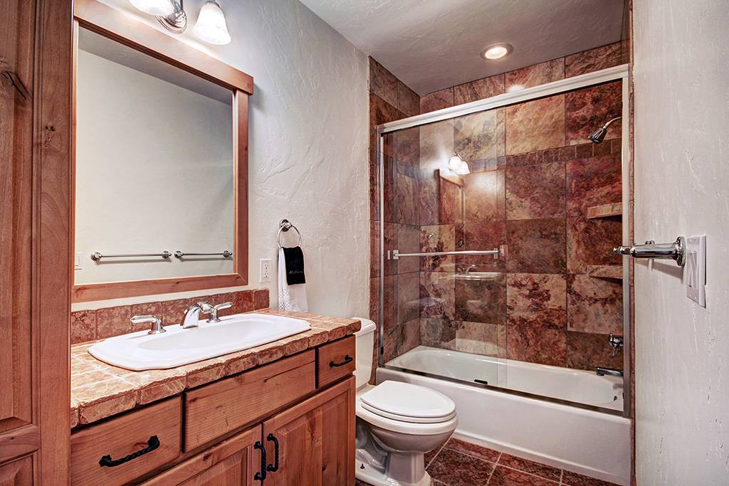 Bathroom - Pine Needle Lodge - Breckenridge Vacation Rental Bathroom - Pine Needle Lodge - Breckenridge Vacation Rental