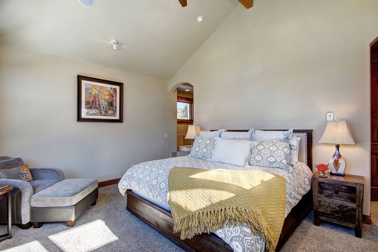Bedroom - Riverwood Retreat - Breckenridge Vacation Rental Bedroom - Riverwood Retreat - Breckenridge Vacation Rental
