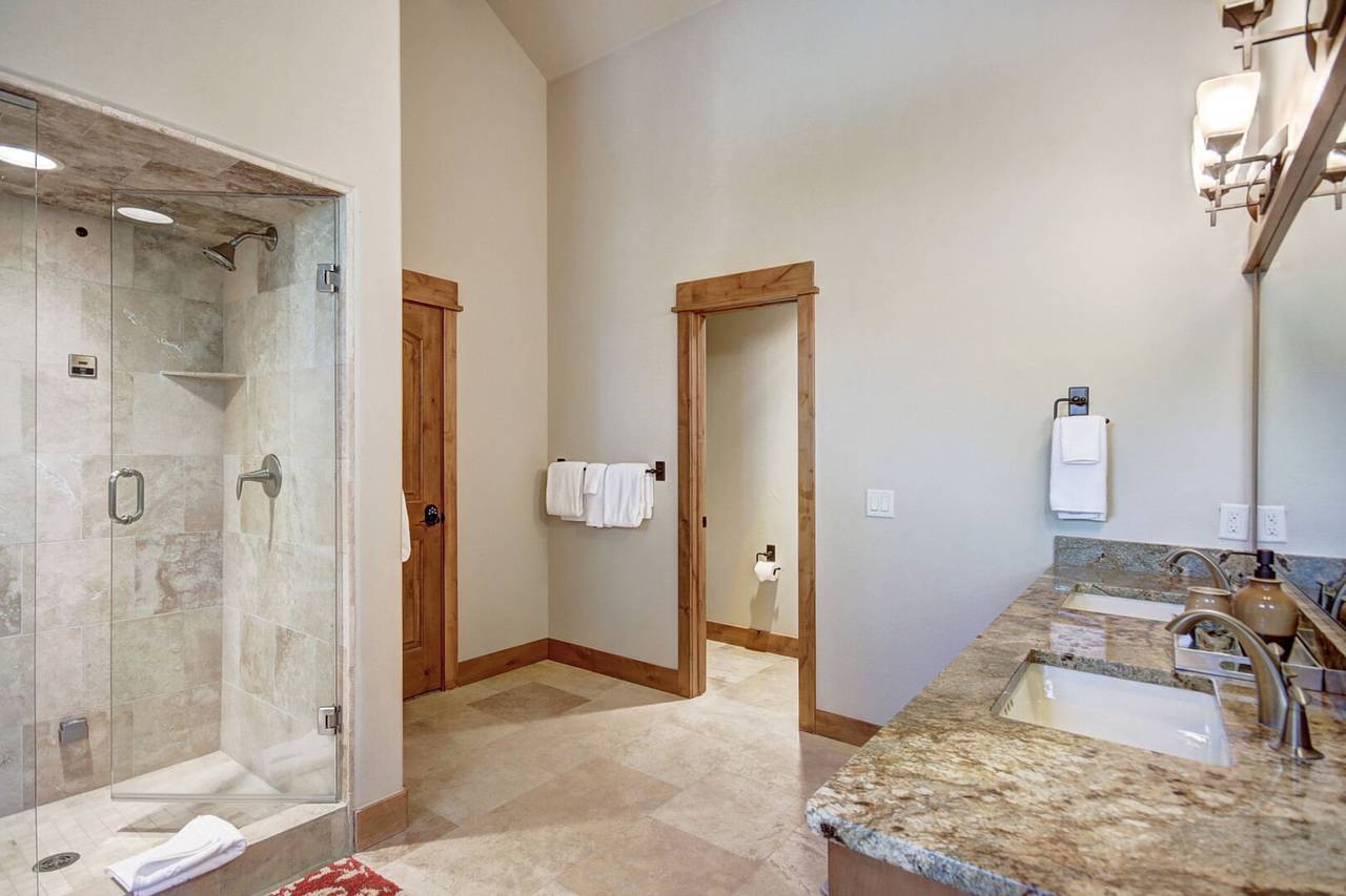 Bathroom - Riverwood Retreat - Breckenridge Vacation Rental Bathroom - Riverwood Retreat - Breckenridge Vacation Rental