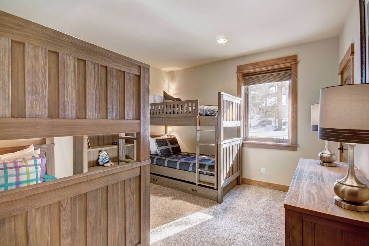 Bedroom - Riverwood Retreat - Breckenridge Vacation Rental Bedroom - Riverwood Retreat - Breckenridge Vacation Rental