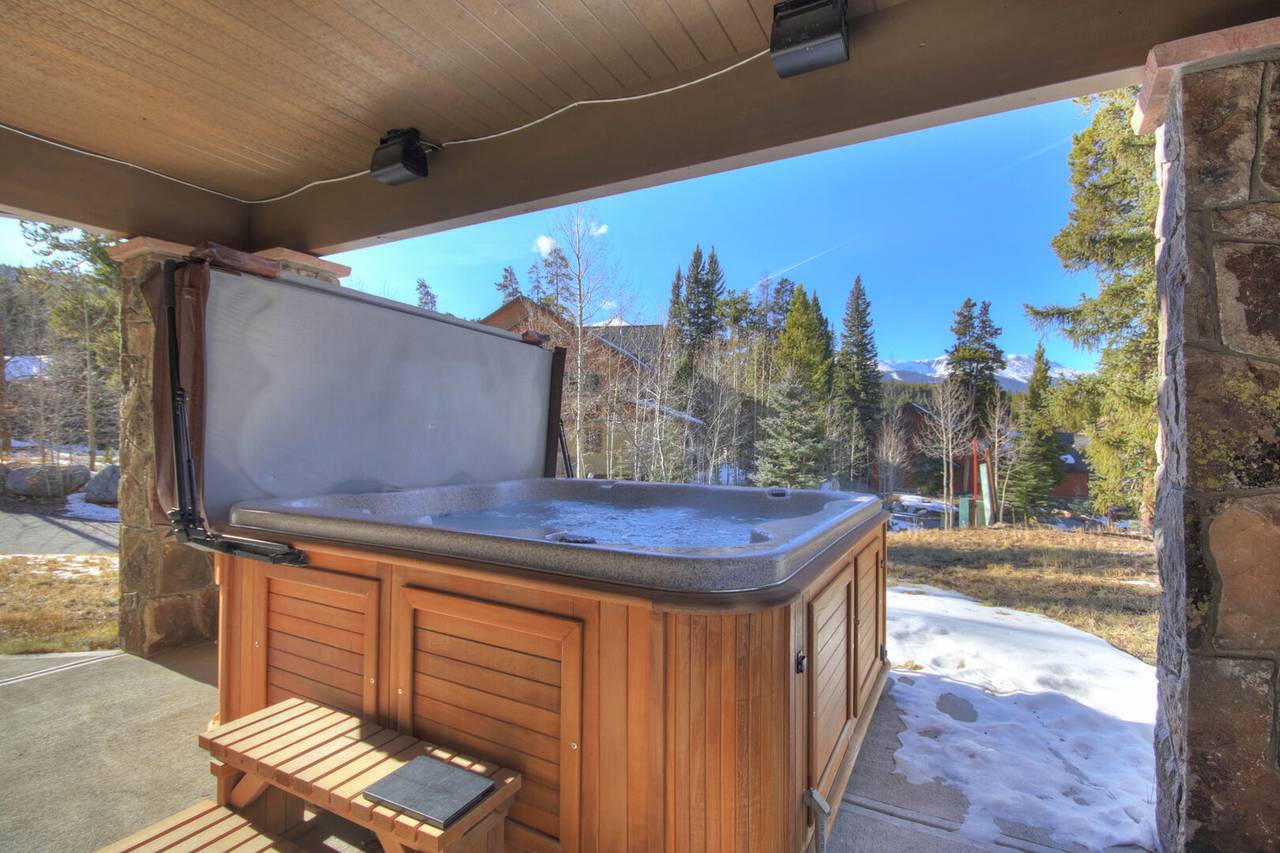 Hot Tub - Riverwood Retreat - Breckenridge Vacation Rental Hot Tub - Riverwood Retreat - Breckenridge Vacation Rental