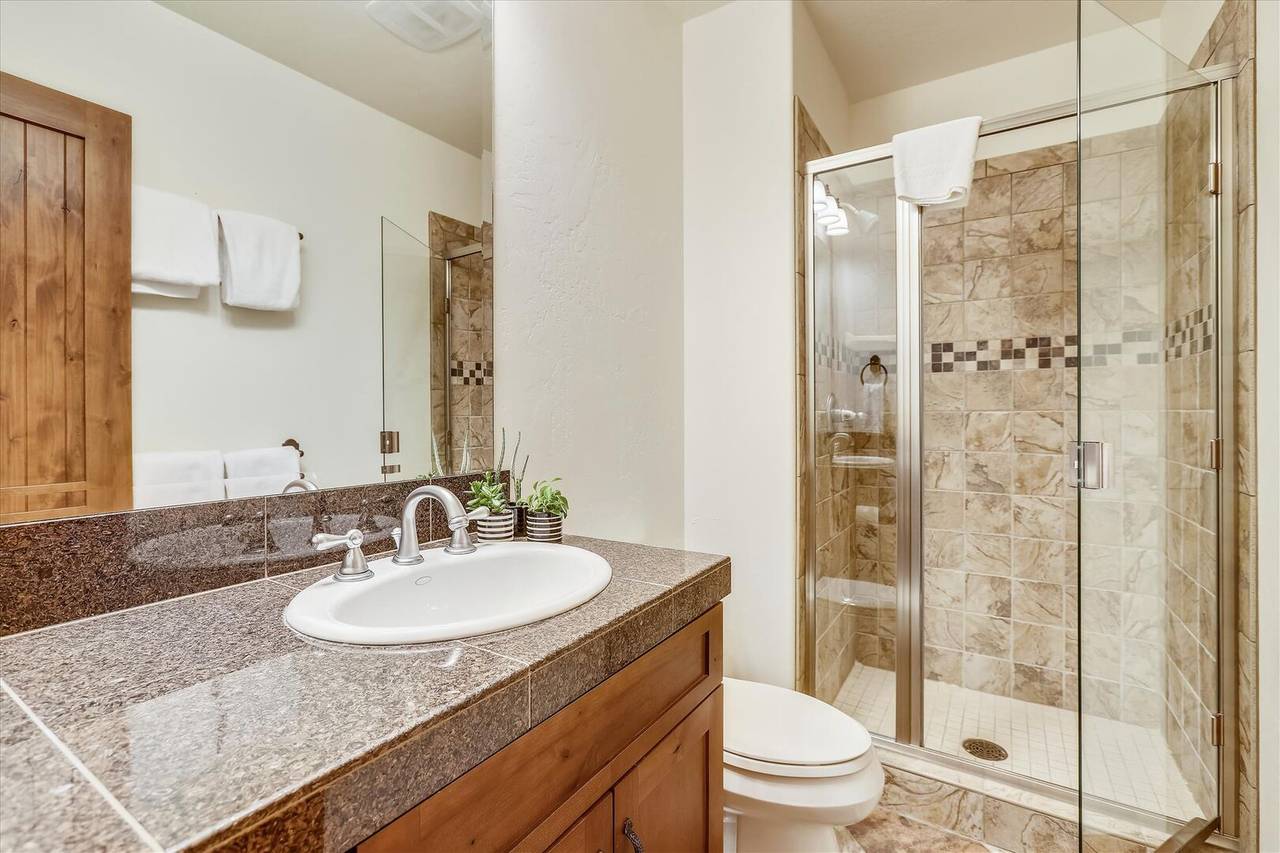 Bathroom - Shock Hill Retreat - Breckenridge Vacation Rental Bathroom - Shock Hill Retreat - Breckenridge Vacation Rental