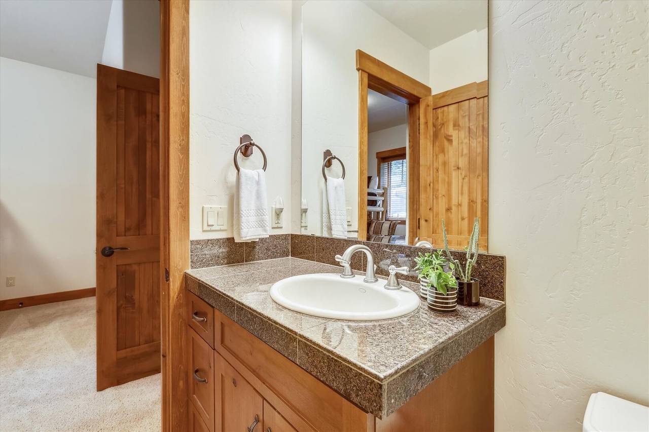 Bathroom - Shock Hill Retreat - Breckenridge Vacation Rental Bathroom - Shock Hill Retreat - Breckenridge Vacation Rental