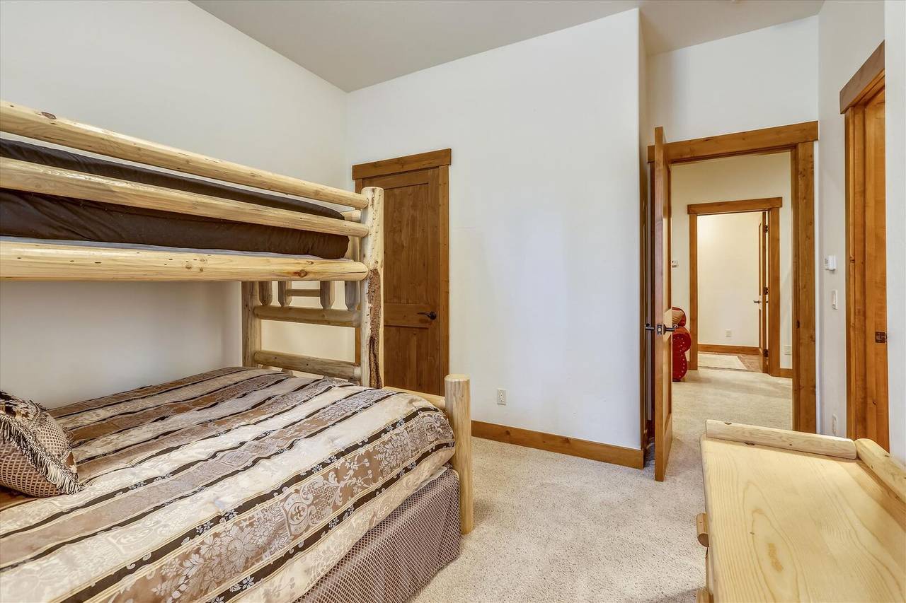 Bedroom - Shock Hill Retreat - Breckenridge Vacation Rental Bedroom - Shock Hill Retreat - Breckenridge Vacation Rental