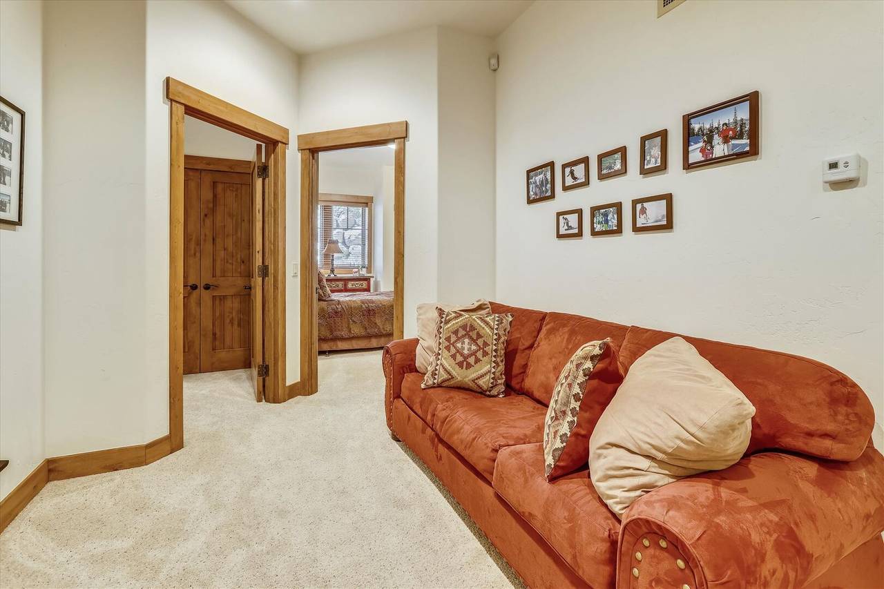 Living Area - Shock Hill Retreat - Breckenridge Vacation Rental Living Area - Shock Hill Retreat - Breckenridge Vacation Rental