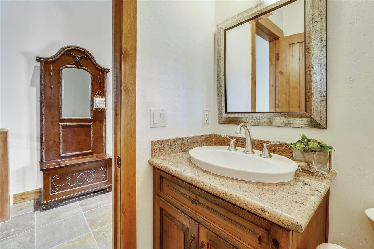 Bathroom - Shock Hill Retreat - Breckenridge Vacation Rental Bathroom - Shock Hill Retreat - Breckenridge Vacation Rental