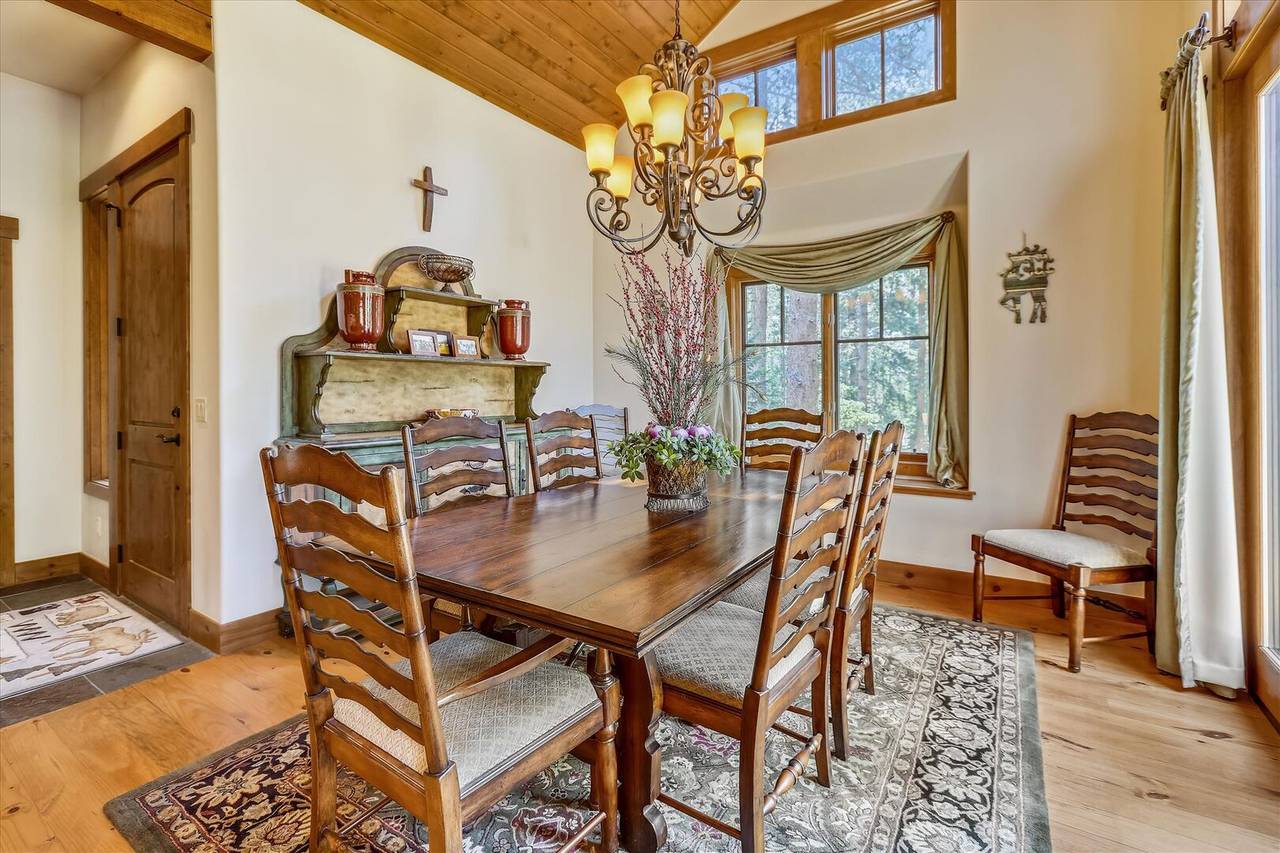 Dining Area - Shock Hill Retreat - Breckenridge Vacation Rental Dining Area - Shock Hill Retreat - Breckenridge Vacation Rental