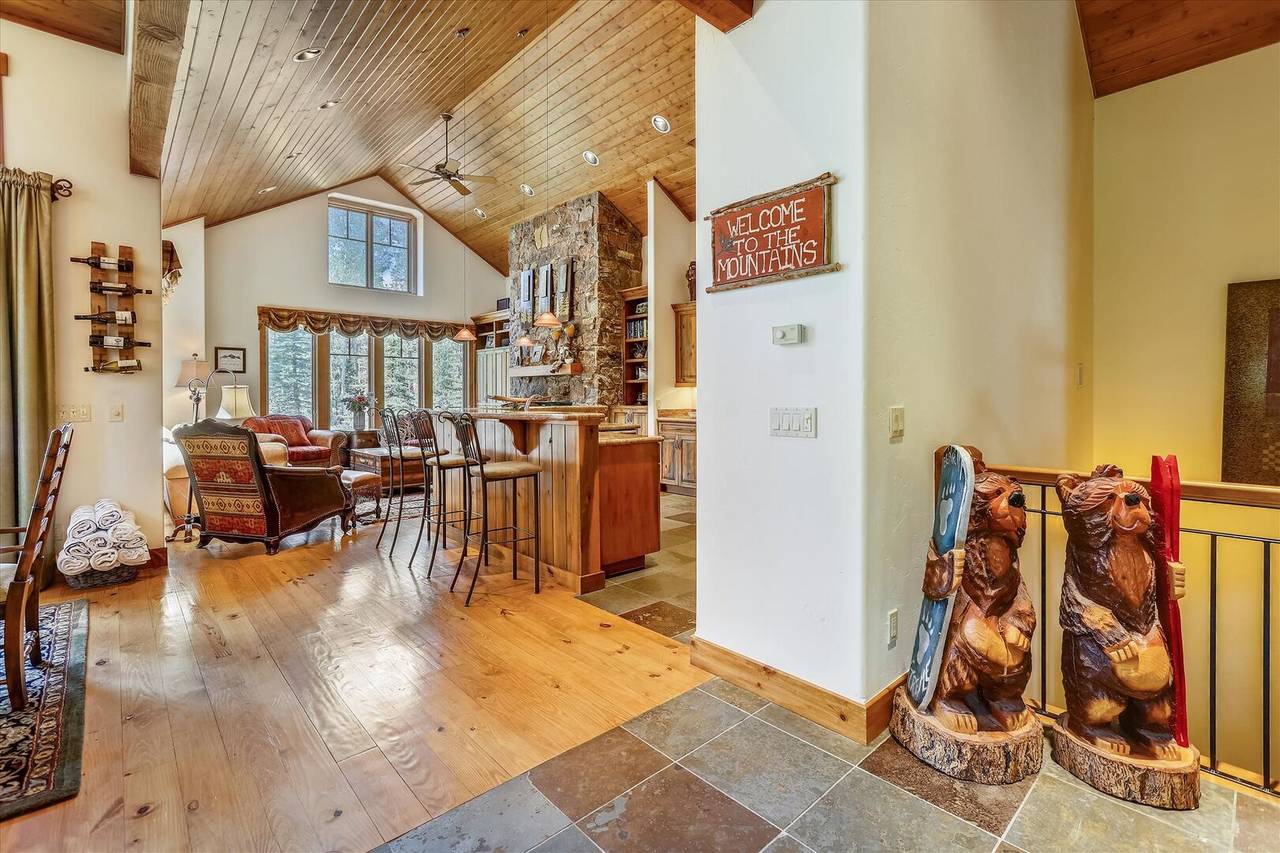 Entry - Shock Hill Retreat - Breckenridge Vacation Rental Entry - Shock Hill Retreat - Breckenridge Vacation Rental