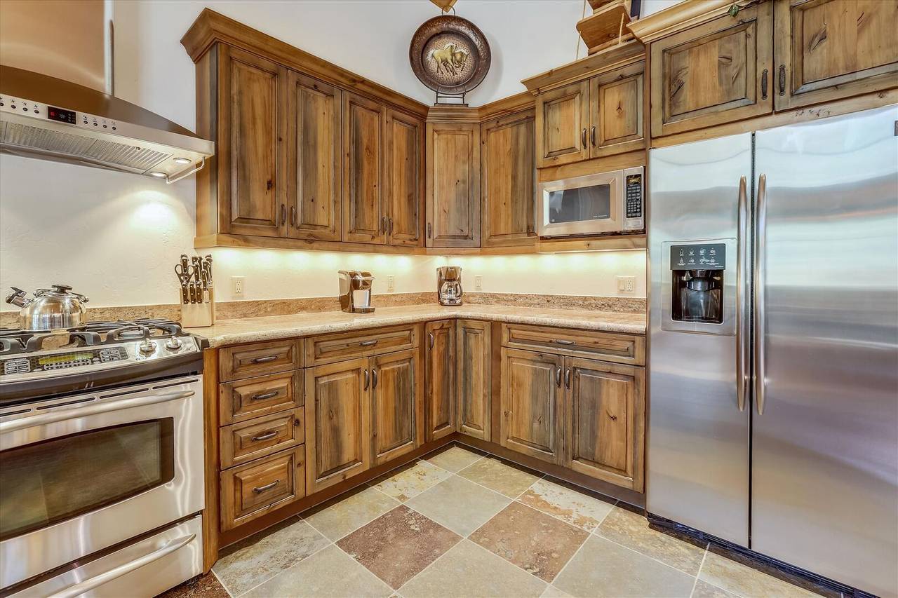 Kitchen - Shock Hill Retreat - Breckenridge Vacation Rental Kitchen - Shock Hill Retreat - Breckenridge Vacation Rental